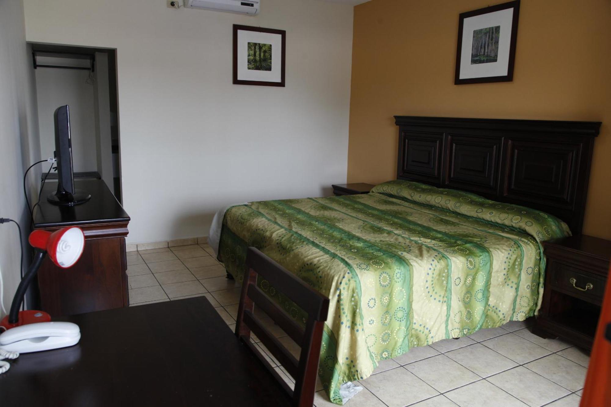 لا سيبا Apart Hotel Pico Bonito الغرفة الصورة