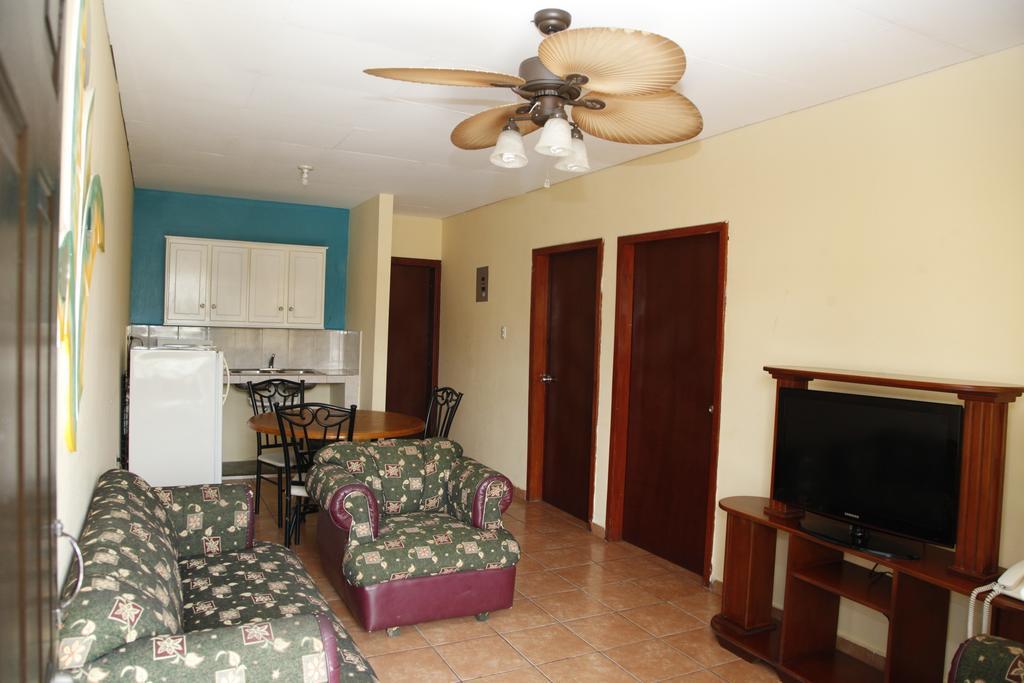 لا سيبا Apart Hotel Pico Bonito الغرفة الصورة