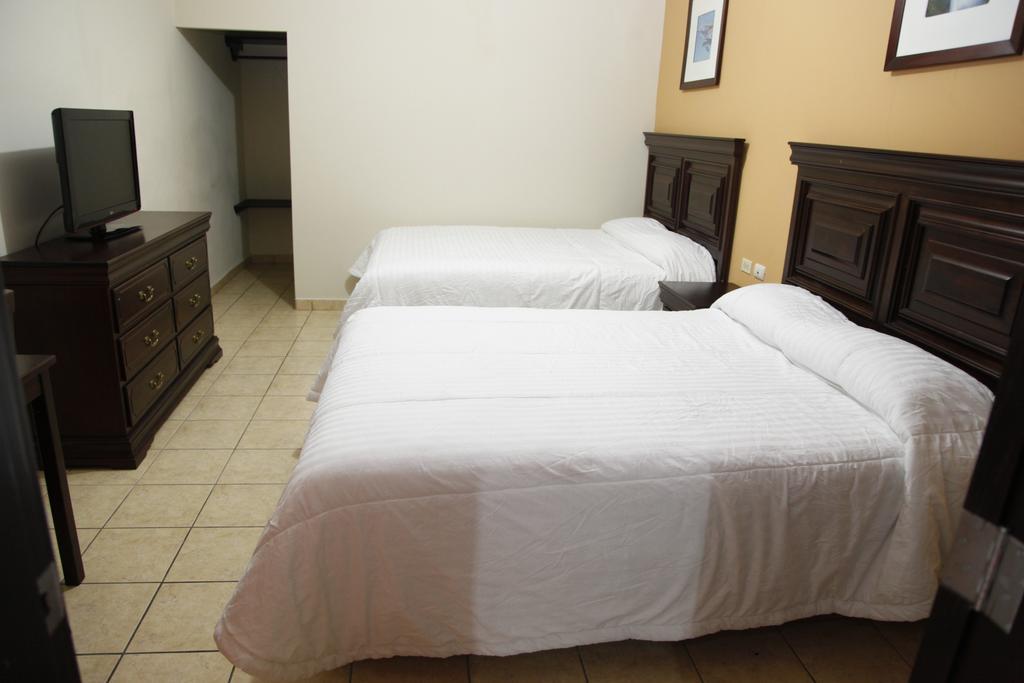 لا سيبا Apart Hotel Pico Bonito الغرفة الصورة