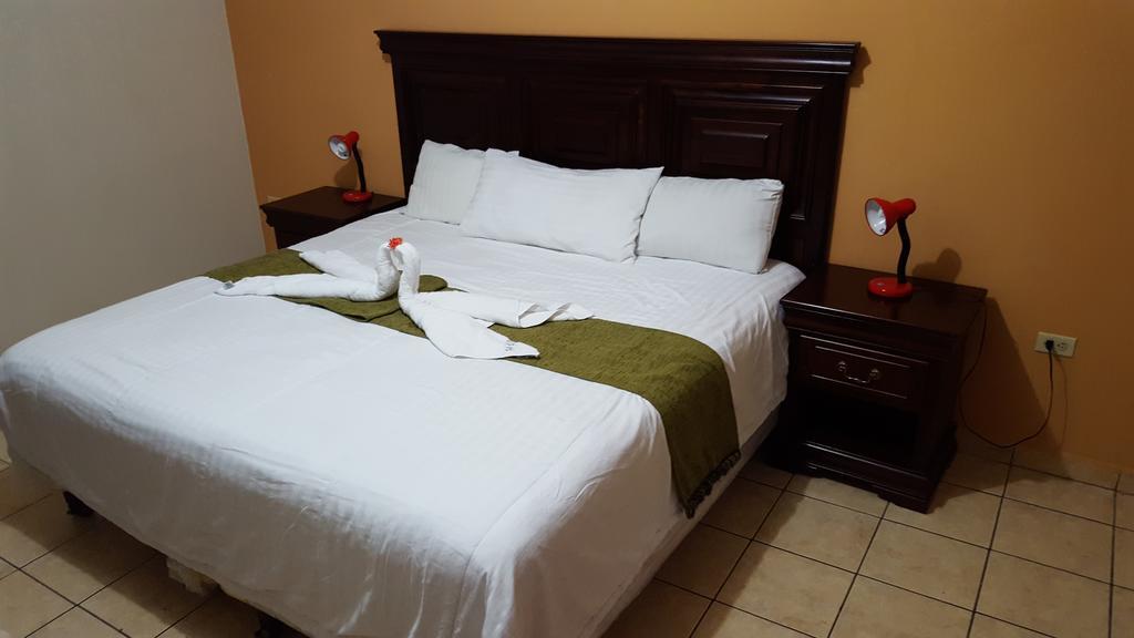 لا سيبا Apart Hotel Pico Bonito المظهر الخارجي الصورة